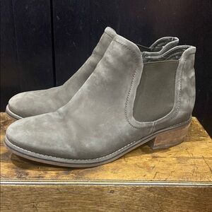 Women’s Blondo Chelsea Boots Booties- Gray 9 1/2